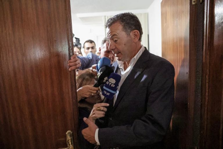 PM diz que se só opôs à divulgação de dados sobre 6 imóveis urbanos da sua residência e família