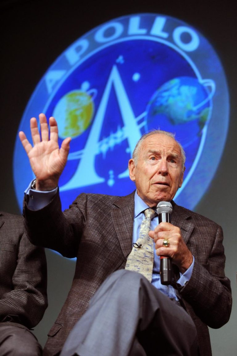 Morreu ex-astronauta Jim Lovell, comandante da missão Apollo 13