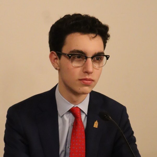 Canadiano de 16 anos junta-se a missão de resgate na Ucrânia