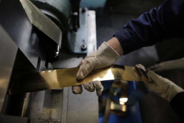 Ouro atinge máximo histórico de 3.646 dólares por onça
