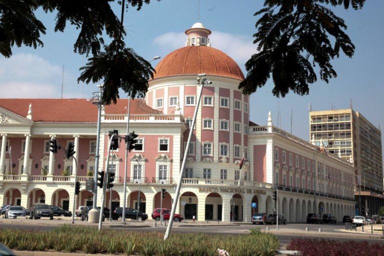 Banco de Portugal quer alargar cooperação com Banco Nacional de Angola