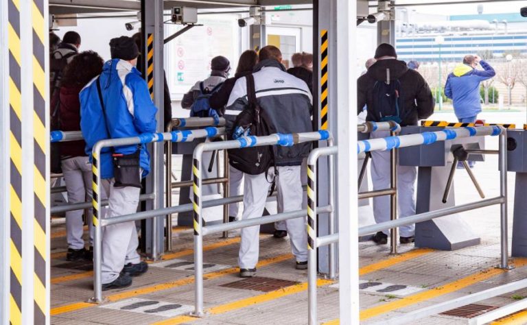 Stellantis corta mais de 9.600 empregos em Itália em 4 anos