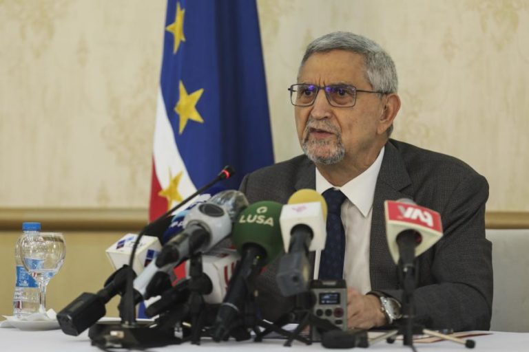 Antigo PR cabo-verdiano defende renovação de mandatos caducados