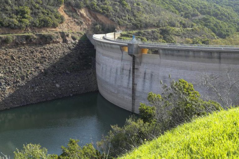 Financiamento só permite combater perdas de água em 5% da rede no Algarve