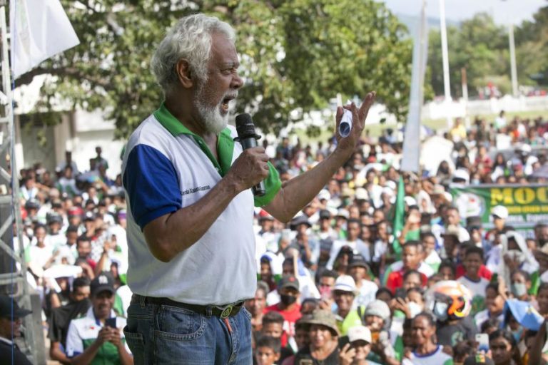 PM timorense desafios estudantes universitários a discutirem problema do Estado