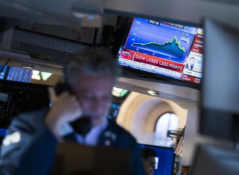 Bolsa de Nova Iorque abre no vermelho