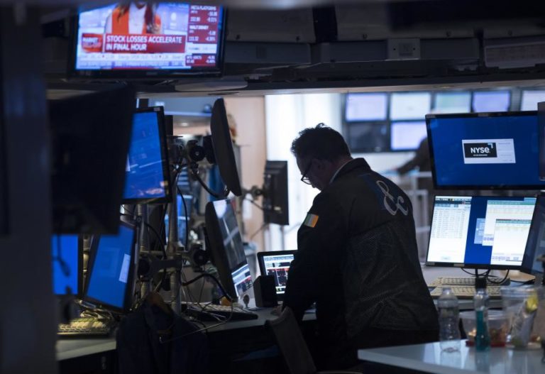Bolsa em Wall Street inicia semana positiva à espera de decisão da Fed