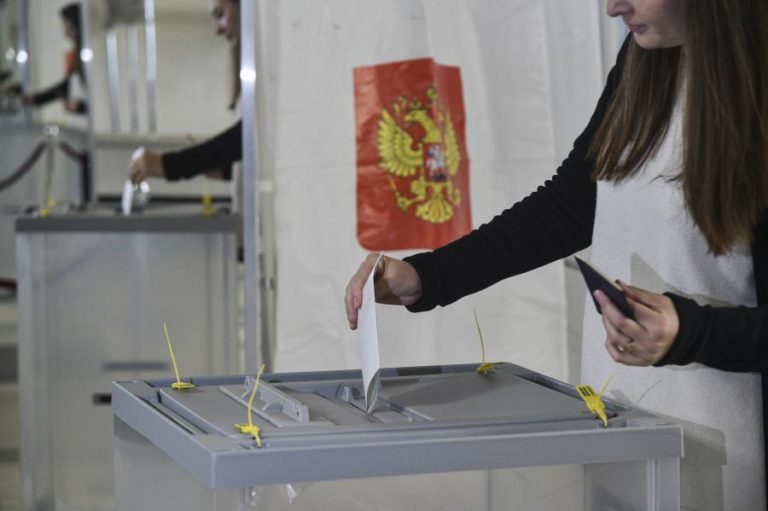 UE não reconhece as “eleições” russas na península ucraniana da Crimeia