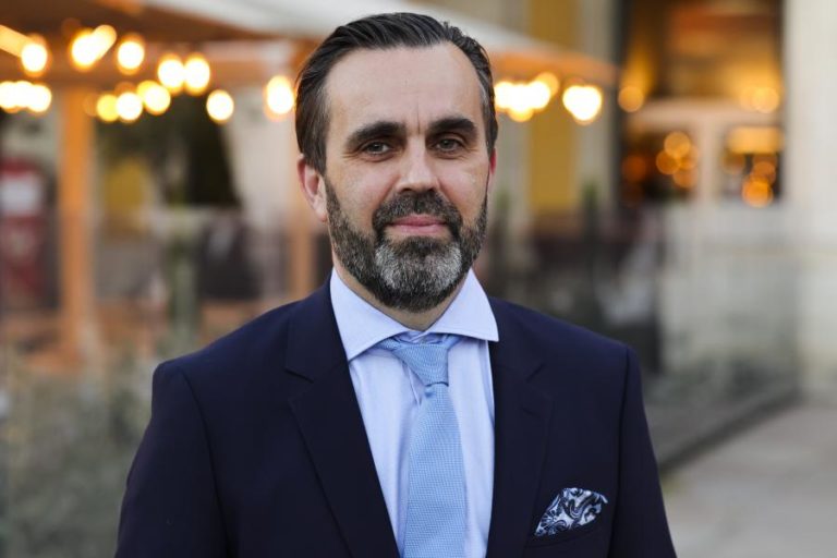 Bastonário critica falta de plano de reserva para evitar fecho da urgência em Almada