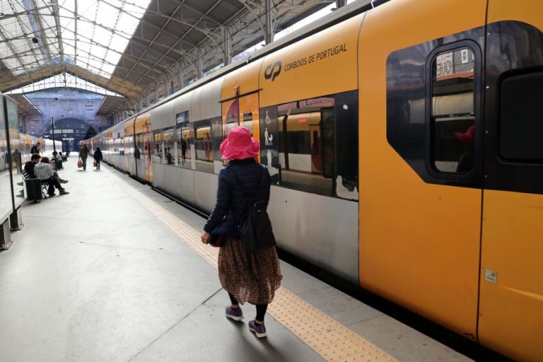 Governo rejeita privatização da CP mas vai avançar com subconcessões