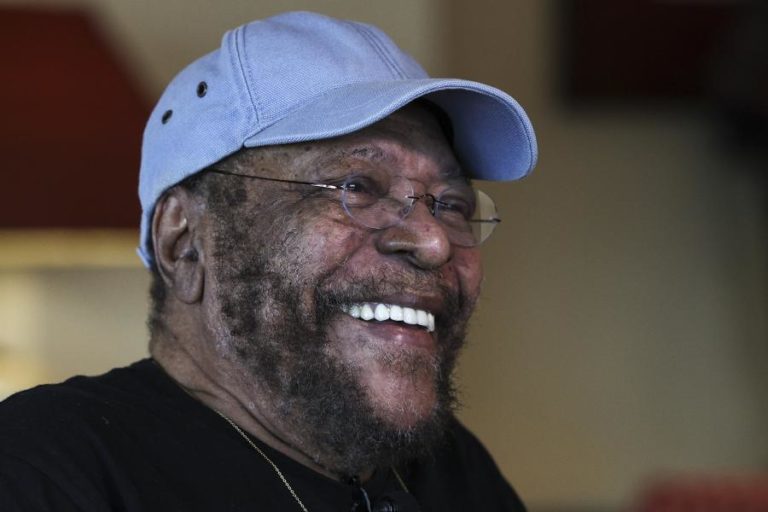 Martinho da Vila ansioso com regresso a Portugal e tranquilo com política no Brasil