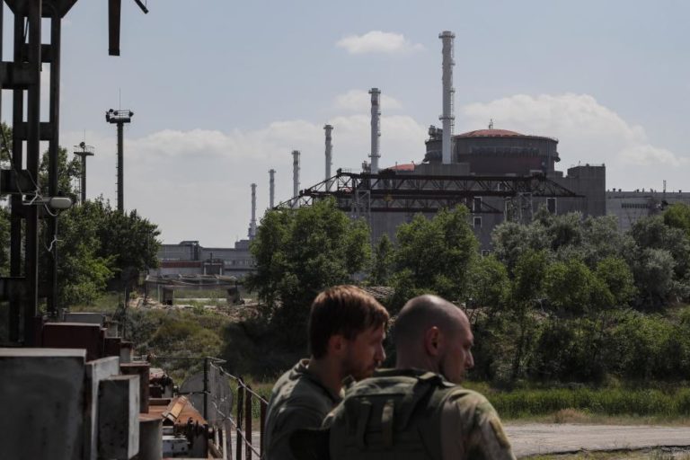 Central nuclear de Zaporijia em perigo após russos desligarem-na da rede