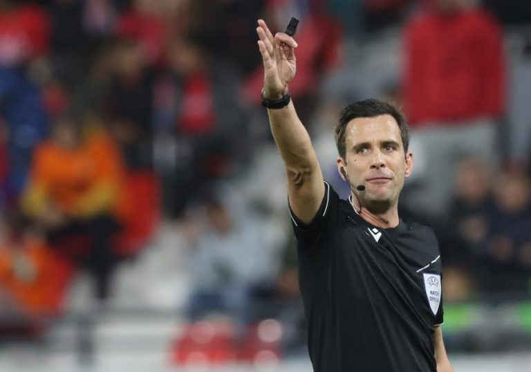 LC: Erik Lambrechts apita Benfica-Qarabag da primeira jornada da fase de liga