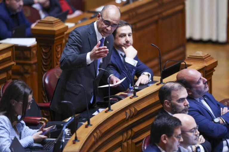 Chega anuncia renúncia ao mandato do deputado Gabriel Mithá Ribeiro