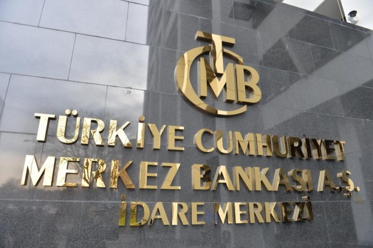 Banco Central da Turquia baixa principal taxa diretora de 43% para 40,5%