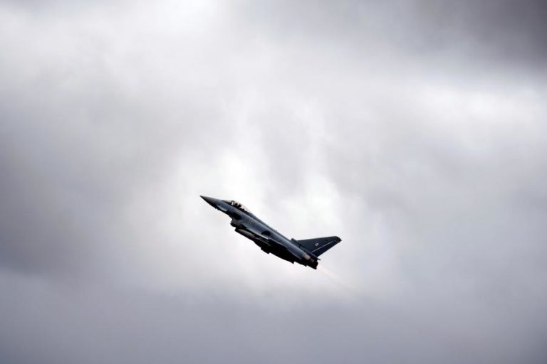 Caças britânicos integram missão da NATO para vigiar espaço aéreo polaco 