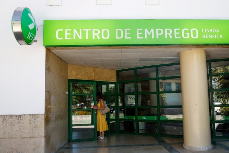 Desemprego registado recua 3,8% em agosto em termos homólogos e aumenta face a julho