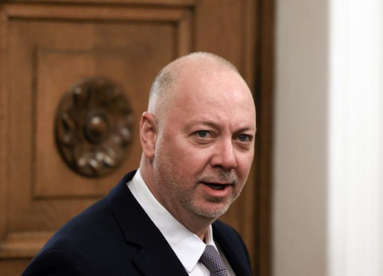 PM búlgaro desvaloriza incidente com GPS de avião de von der Leyen e descarta investigar