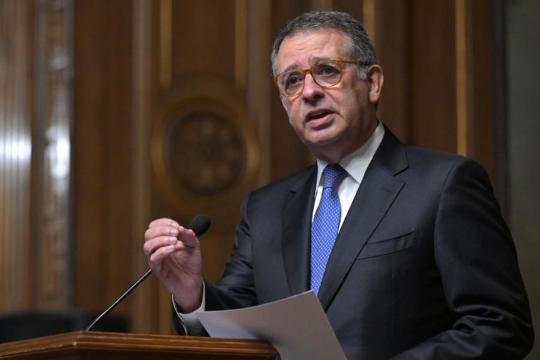 Próximo PR deve estar mais feliz pelo que consegue do que pelas notícias sobre si, diz Seguro