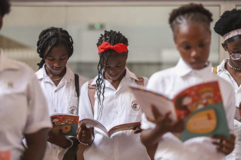 Ano letivo em Cabo Verde arranca com 130 mil alunos e oito mil professores