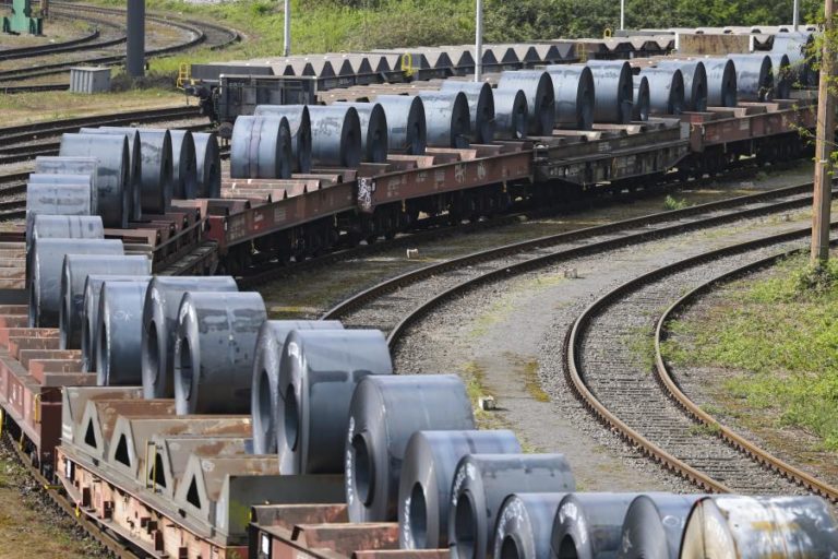 Produção industrial cresce 2,3% em julho