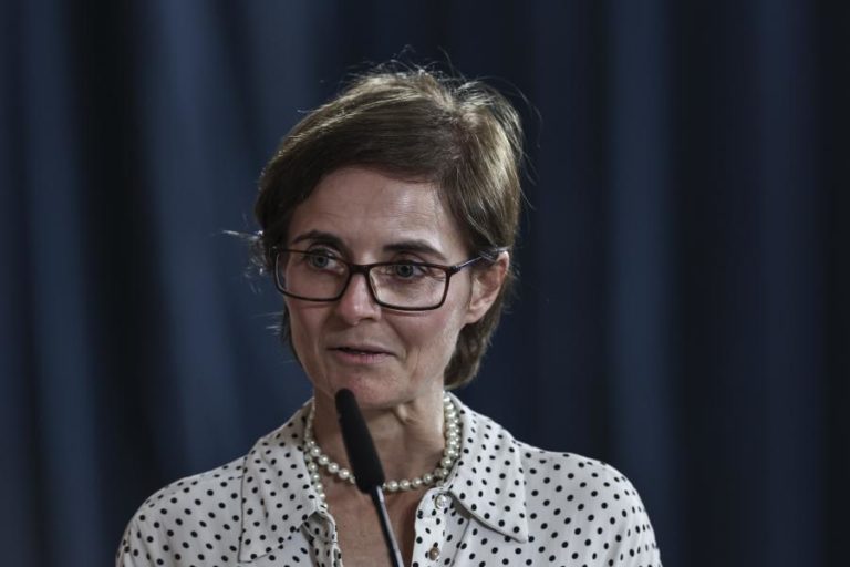 Governo contabilizou 1.600 cuidadores informais com cortes noutras prestações sociais