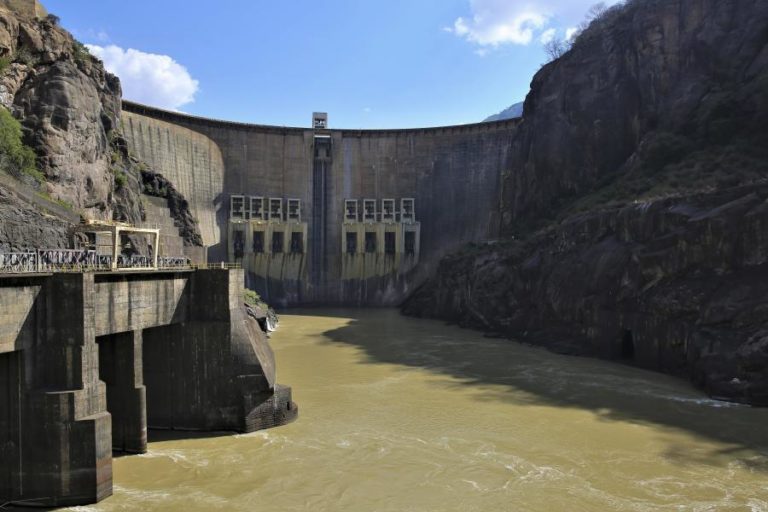 Falta de água reduz exportação de energia elétrica por Moçambique