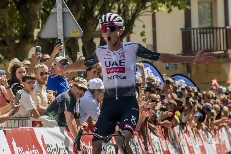 Isaac del Toro soma 11.ª vitória da temporada no Giro della Toscana