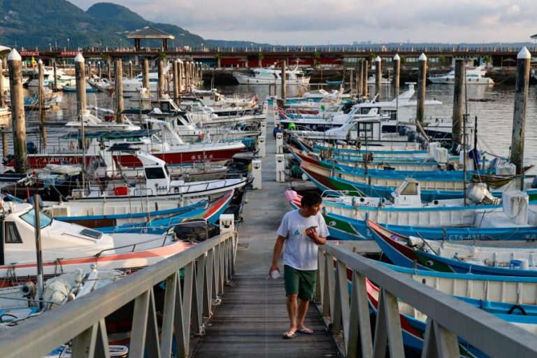 Taiwan emite alerta marítimo face à aproximação do tufão Ragasa