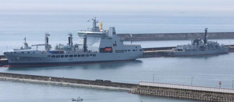 China aumenta pressão sobre Taiwan após passagem de navios dos EUA e do Reino Unido