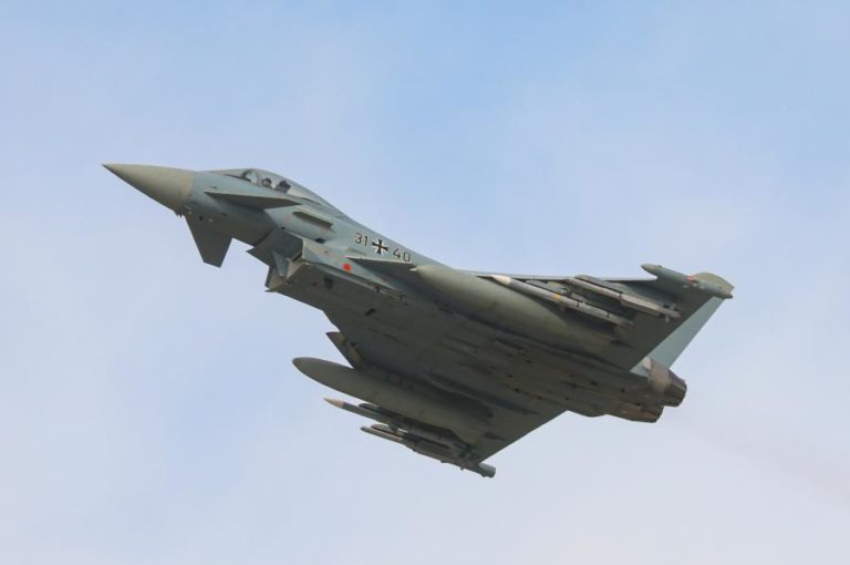 Forças Armadas polacas anunciam abate de “drones” que invadiram espaço aéreo polaco