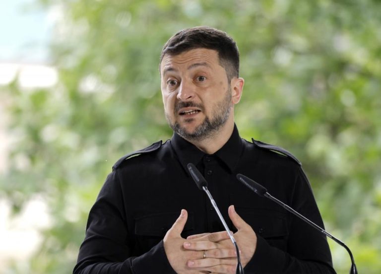 Zelensky denuncia que Rússia ataca com tecnologia dos aliados ocidentais de Kiev