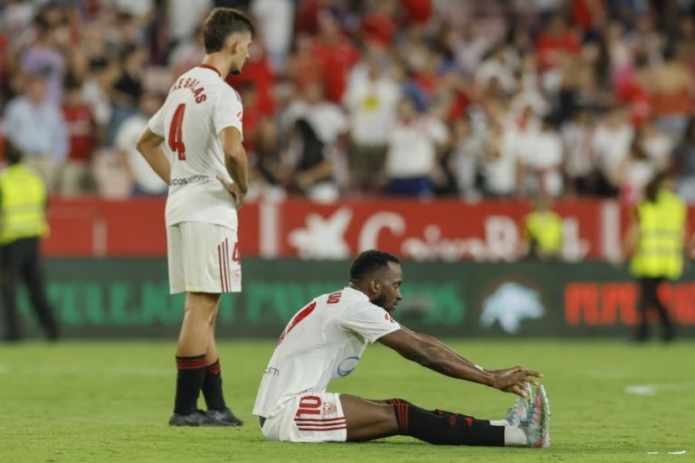 Benfica contrata futebolista Dodi Lukébakio ao Sevilha