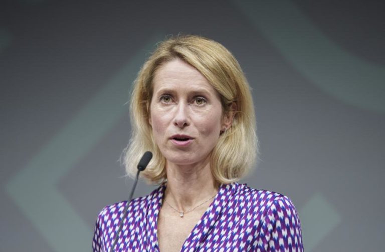 UE diz que reunião de líderes chinês, russo e norte-coreano desafia ordem internacional