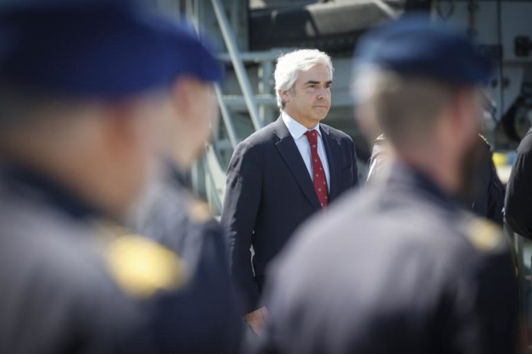 Melo pede que se rejeite tese de “ou é o hospital ou é o quartel” e destaca retorno dos KC-390