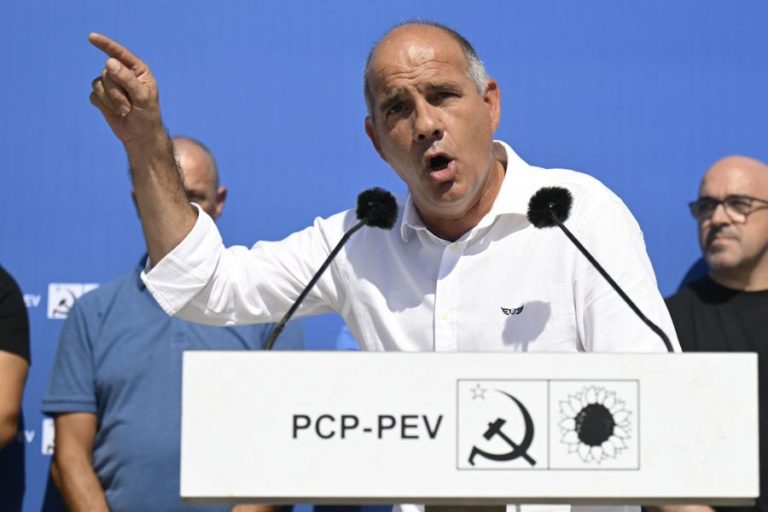 PCP diz ficar surpreendido com “necessidade constante” do PS de alinhar com Governo