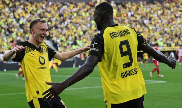 Dortmund e Colónia sobem à liderança provisória da Alemanha