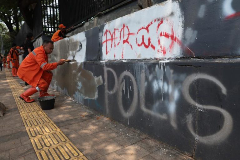 Pelo menos 20 pessoas estão desaparecidas após protestos na Indonésia – ONG