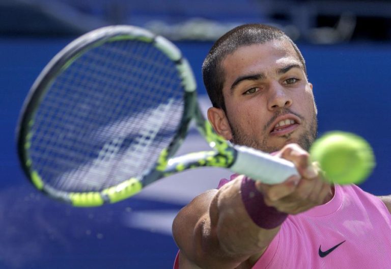 US Open: Carlos Alcaraz apura-se para as meias-finais
