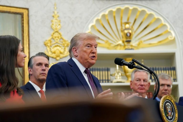 Trump confirma ataque contra navio carregado de droga proveniente da Venezuela