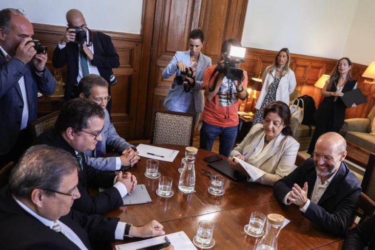 Livre afirma que Governo prevê dívida pública abaixo dos 90% do PIB