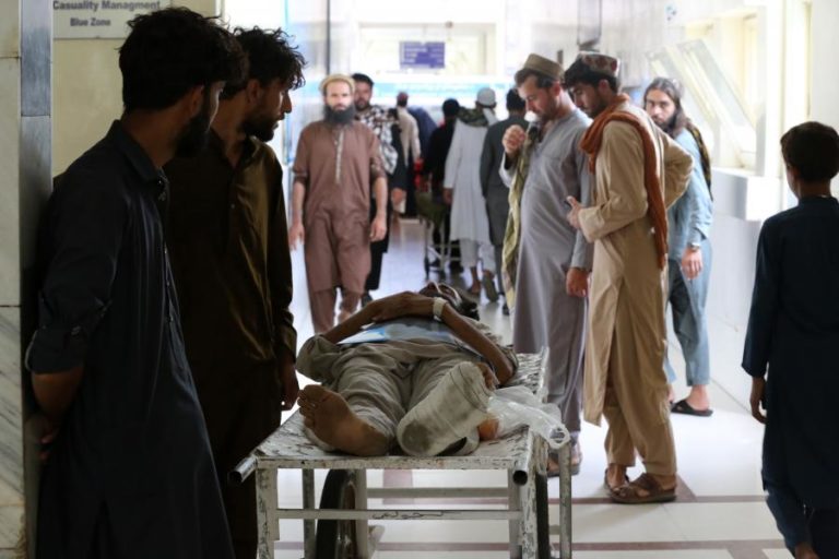 Talibãs elevam para 1.457 número de mortos em sismo e de feridos para 3.394