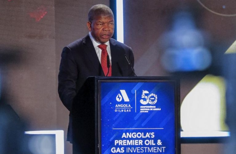 PR angolano insiste que produtores de petróleo devem poder desenvolver o recurso