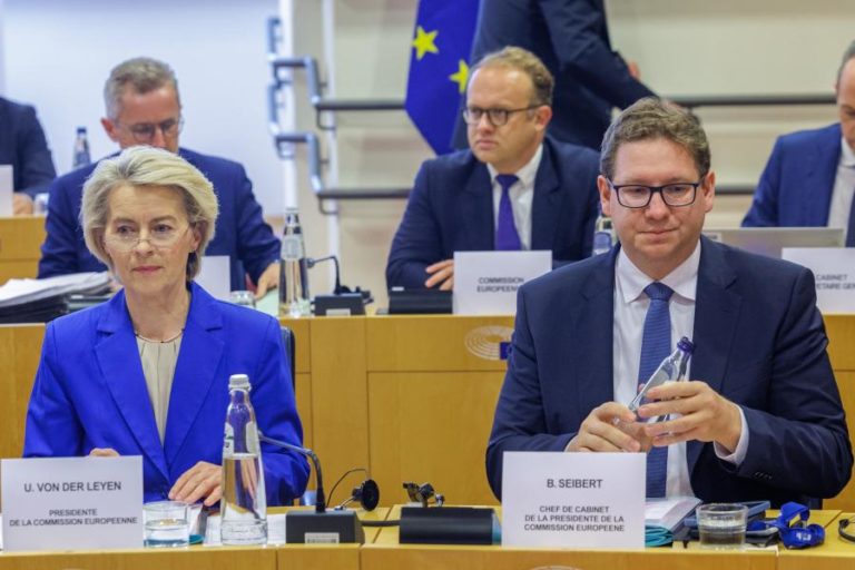 Von der Leyen lamenta acidente mortal com elevador da Glória em Lisboa