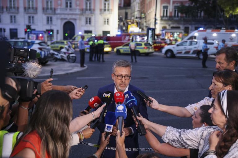 Moedas promete demitir-se se acidente com elevador decorrer de erro da sua responsabilidade