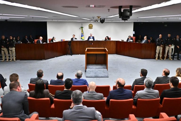 Juiz relator declara Jair Bolsonaro culpado por tentar golpe de Estado