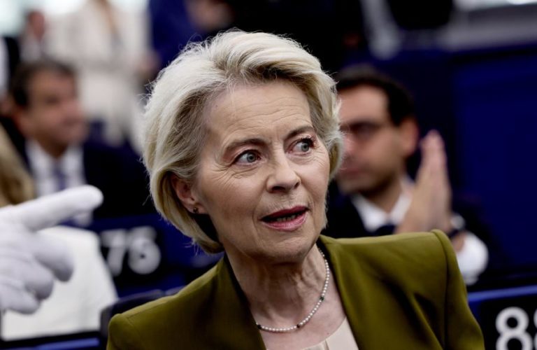 Von der Leyen reúne-se com indústria automóvel na sexta-feira
