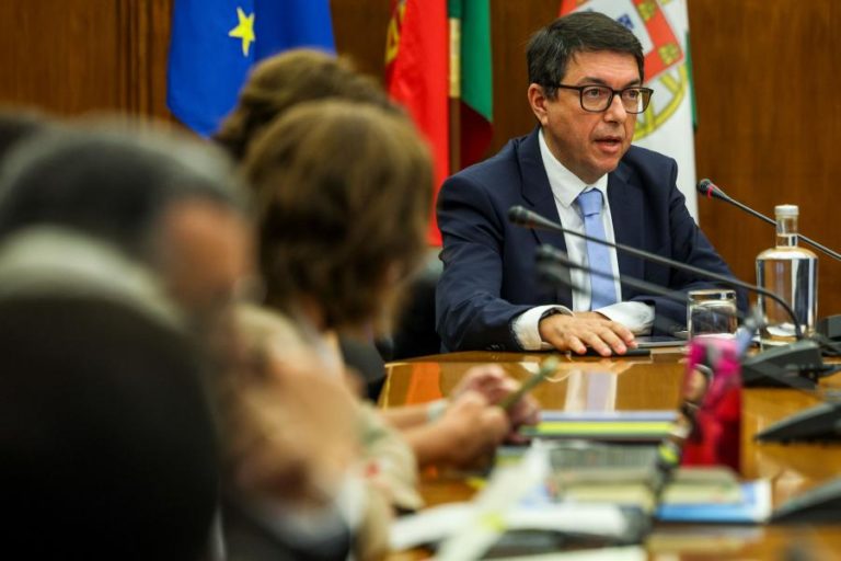 Metade das urgências fechava se obstretas apenas cumprissem contrato