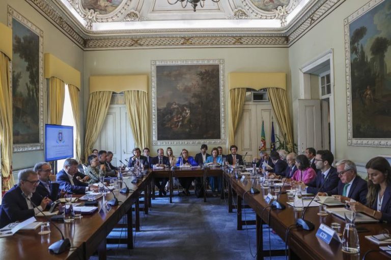 UGT e CIP dizem que Governo vai rever regras da amamentação e luto gestacional