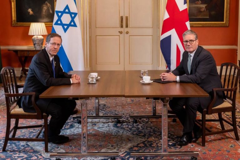 Presidente israelita em Londres para protestar contra reconhecimento do Estado palestiniano